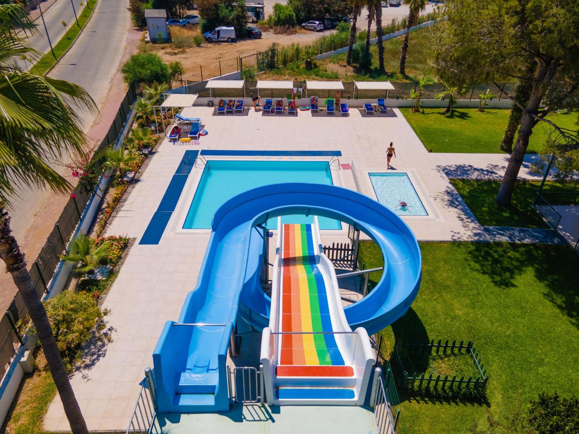 Sural Garden Hotel Side Exterior photo