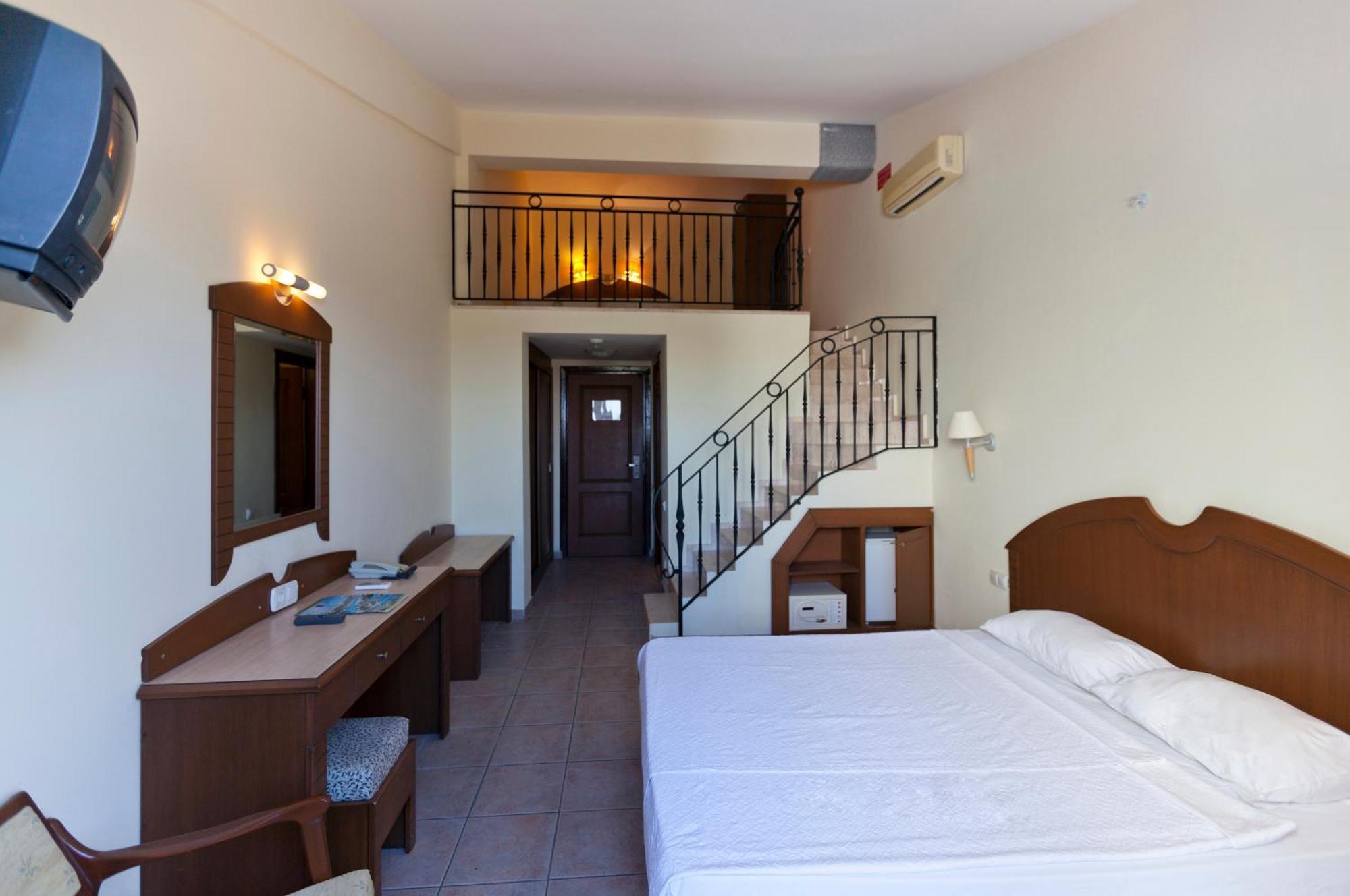 Sural Garden Hotel Side Exterior photo
